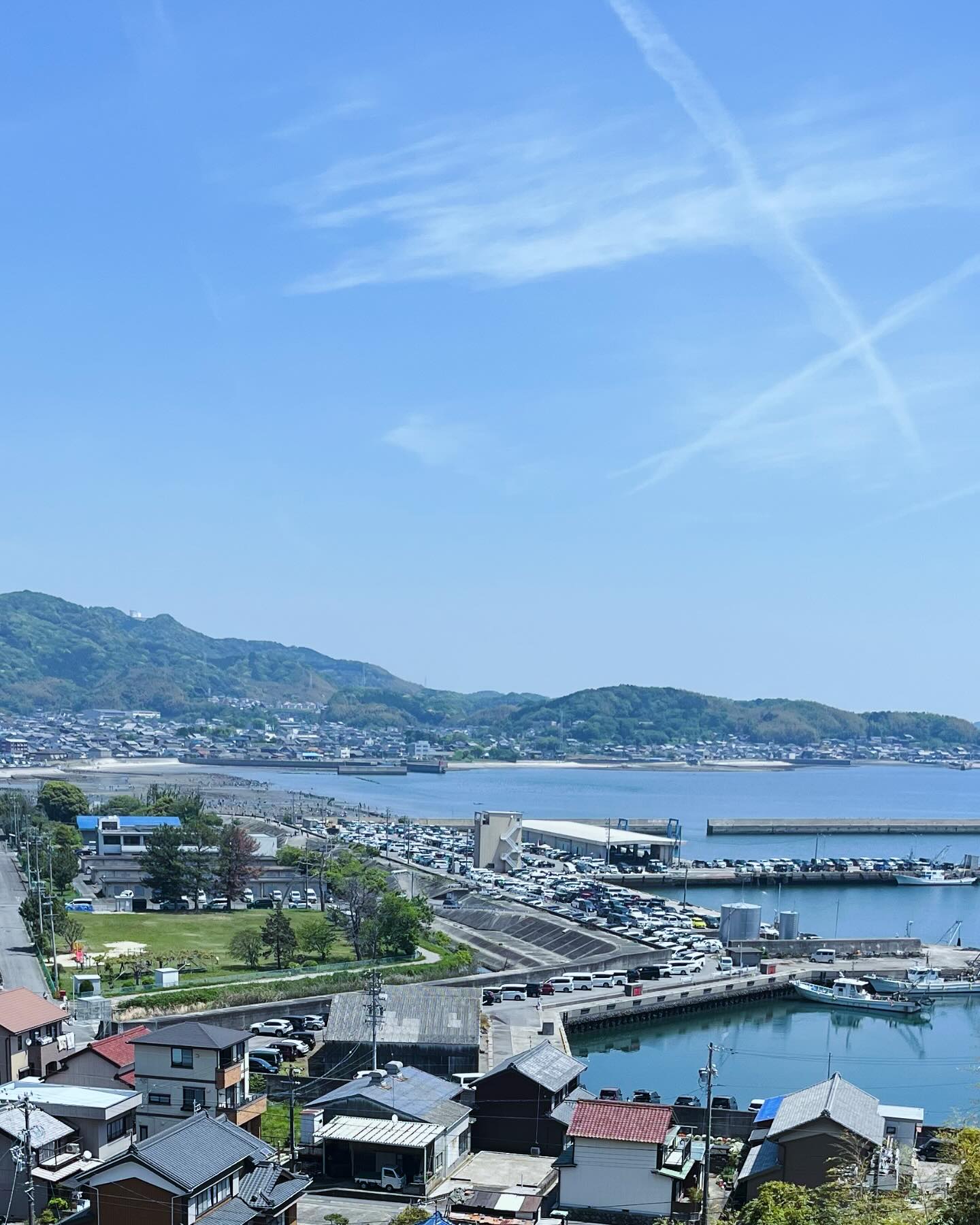 .当ホテルの裏側は知る人ぞ知る潮干狩りの好適地︎春の陽気に誘われて砂浜に顔を出す新鮮なアサリを探してみませんか？🏝️️#西尾市　　　#潮干狩りスポット -ホテル ほほえみ天使 西尾 - Posted from Instagram